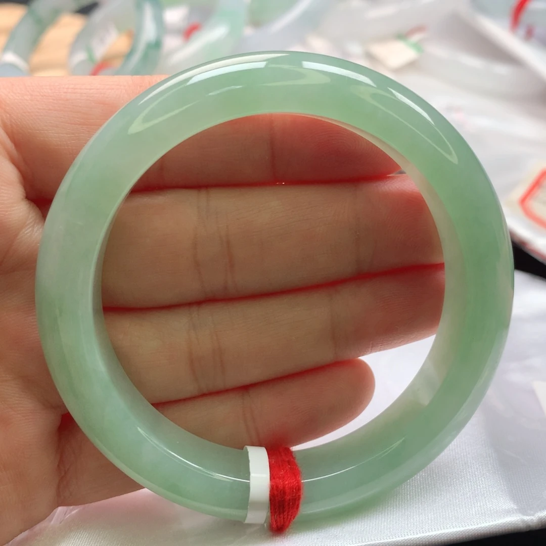 翡翠手镯未镶嵌缅甸翡翠5657