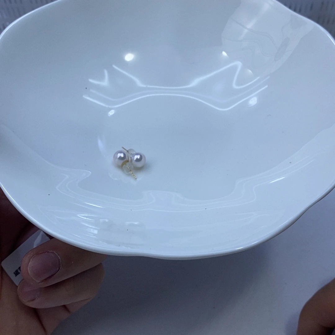 耳饰18K金镶嵌海水珍珠