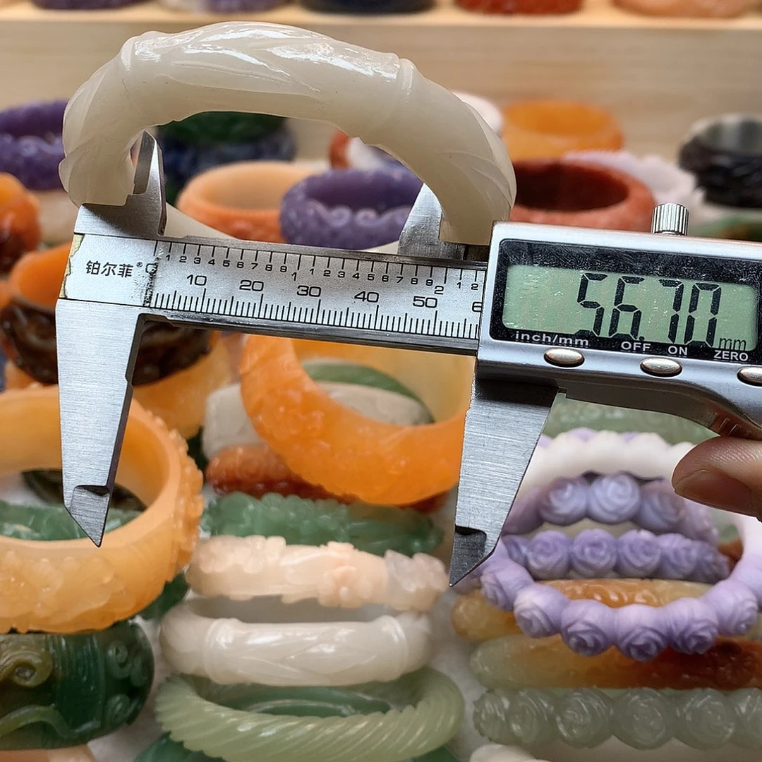 未镶嵌手镯石英质玉