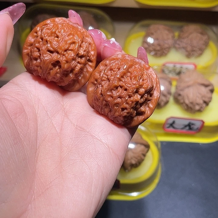 文玩核桃吊坠37血麒麟