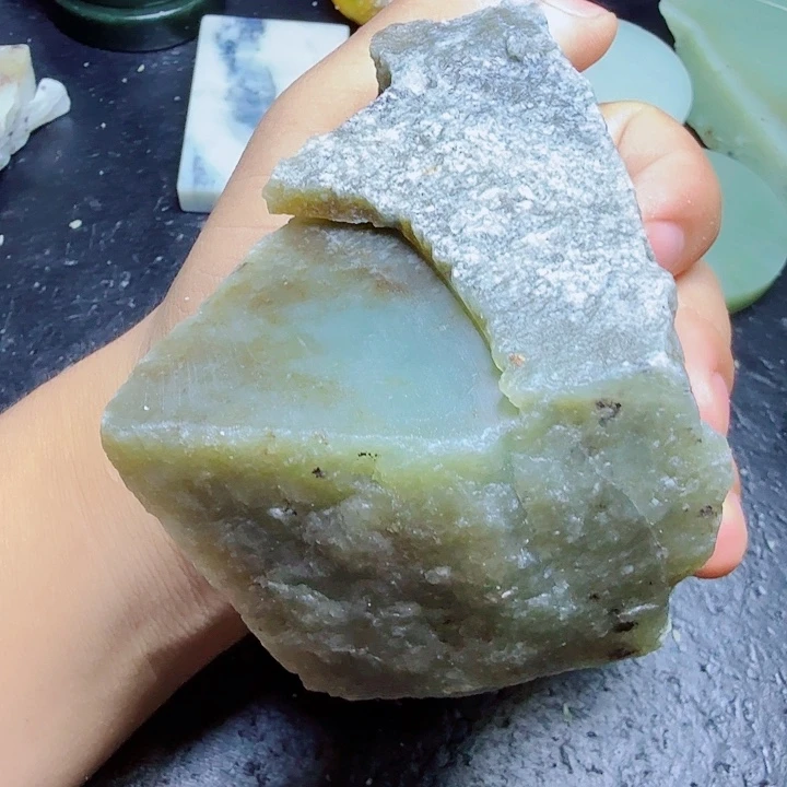 和田玉（糖玉）未镶嵌珠宝奇石