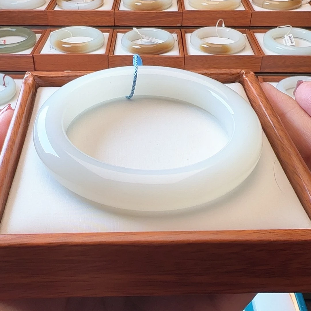 和田玉手镯未镶嵌57