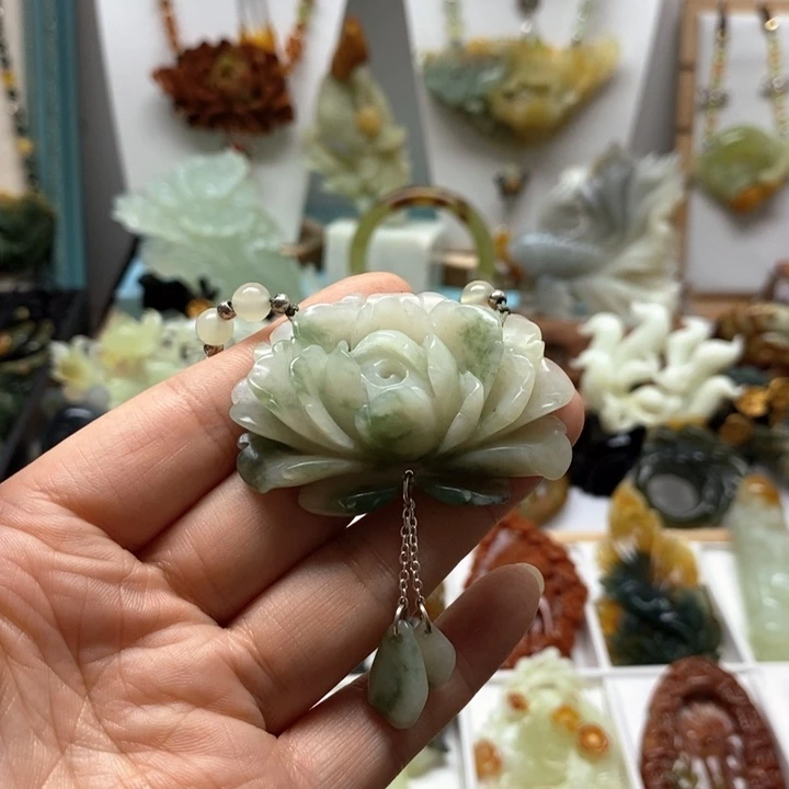 未镶嵌蛇纹石玉颈饰