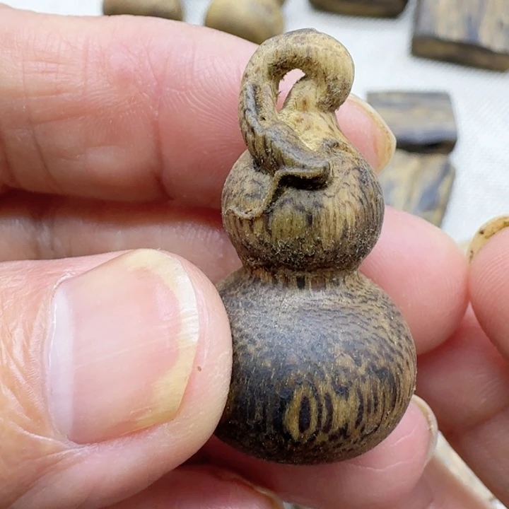 沉香沉香碎屑葫芦一个2.5克