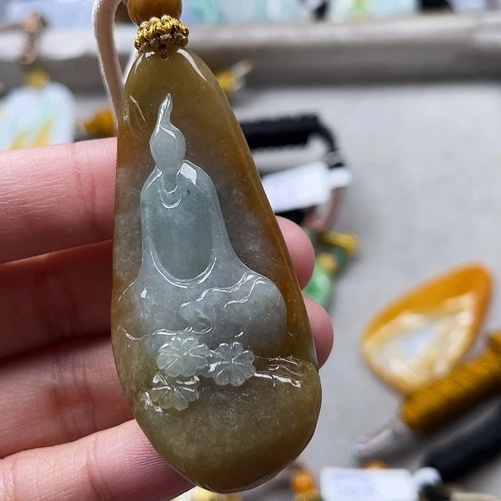 *****颈饰未镶嵌翡翠天然