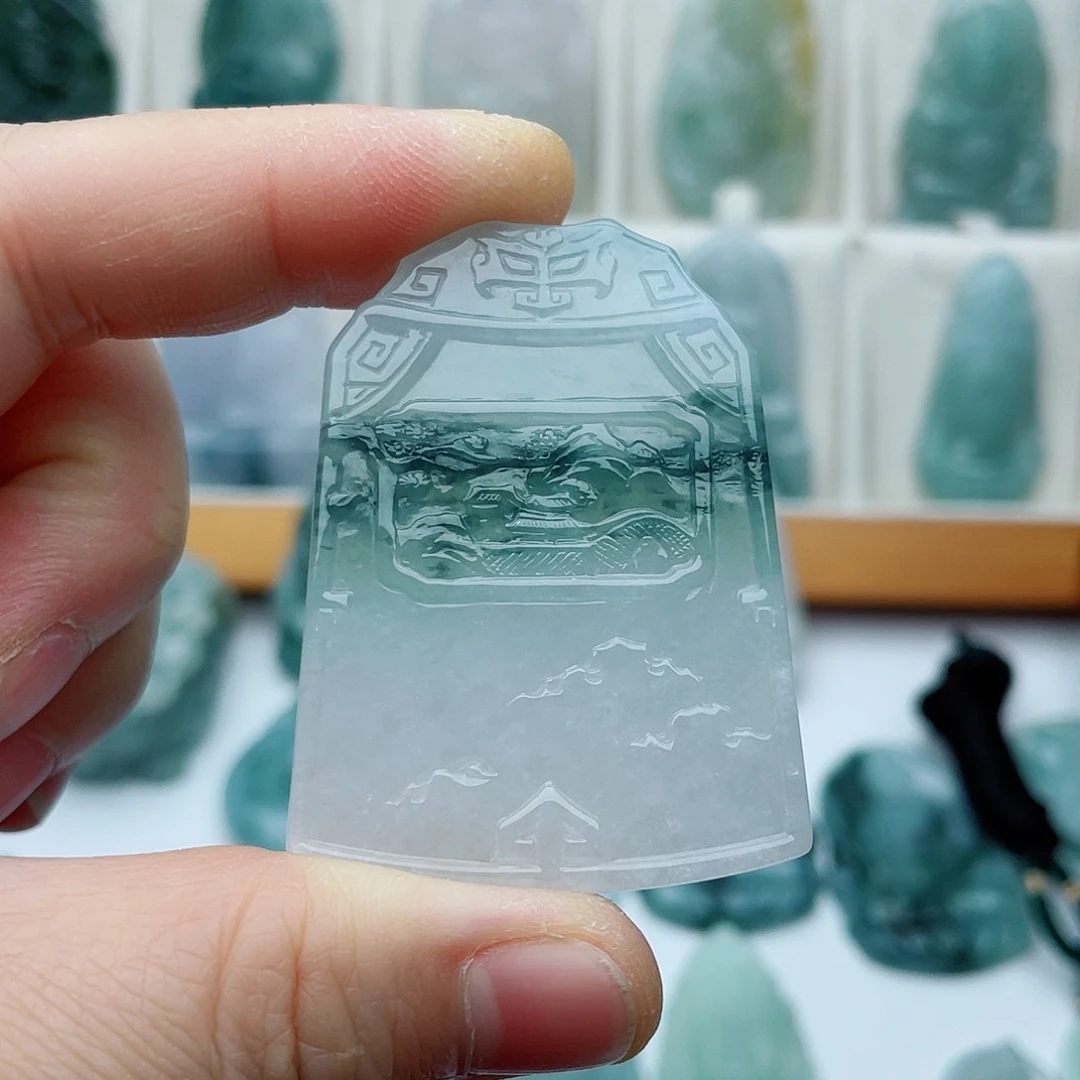 翡翠未镶嵌颈饰山水牌