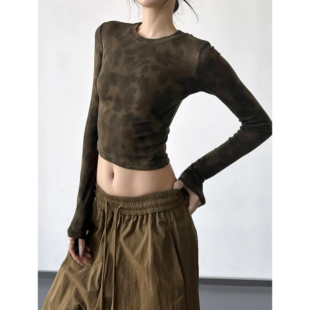 2025秋冬新款美式辣妹豹纹长袖T恤女高级感显瘦圆领套头短款上衣