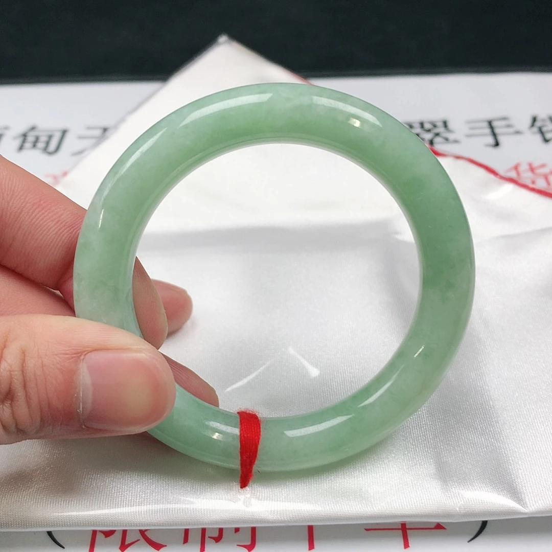 翡翠手镯未镶嵌圈51