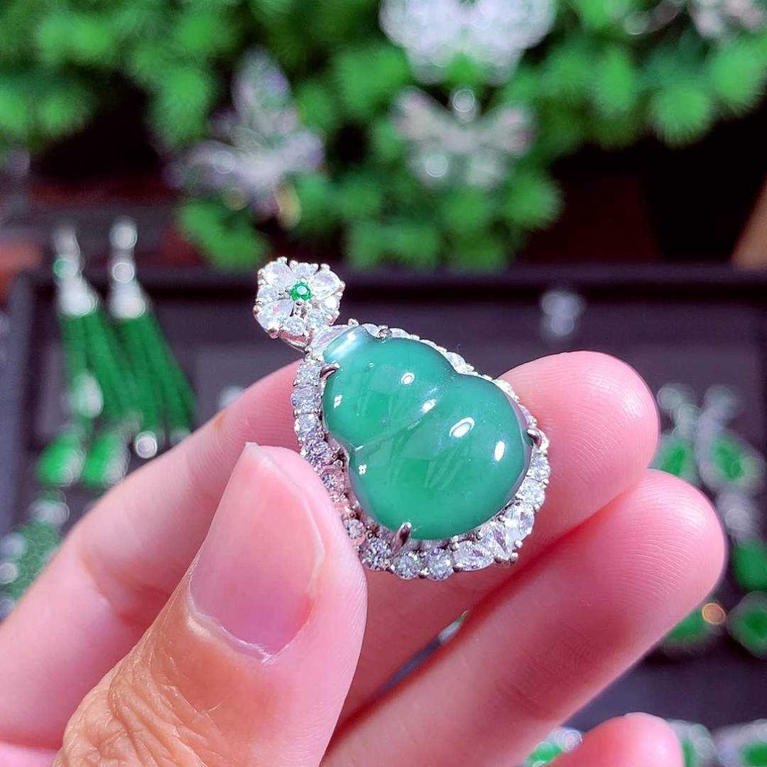 颈饰未镶嵌翡翠天然