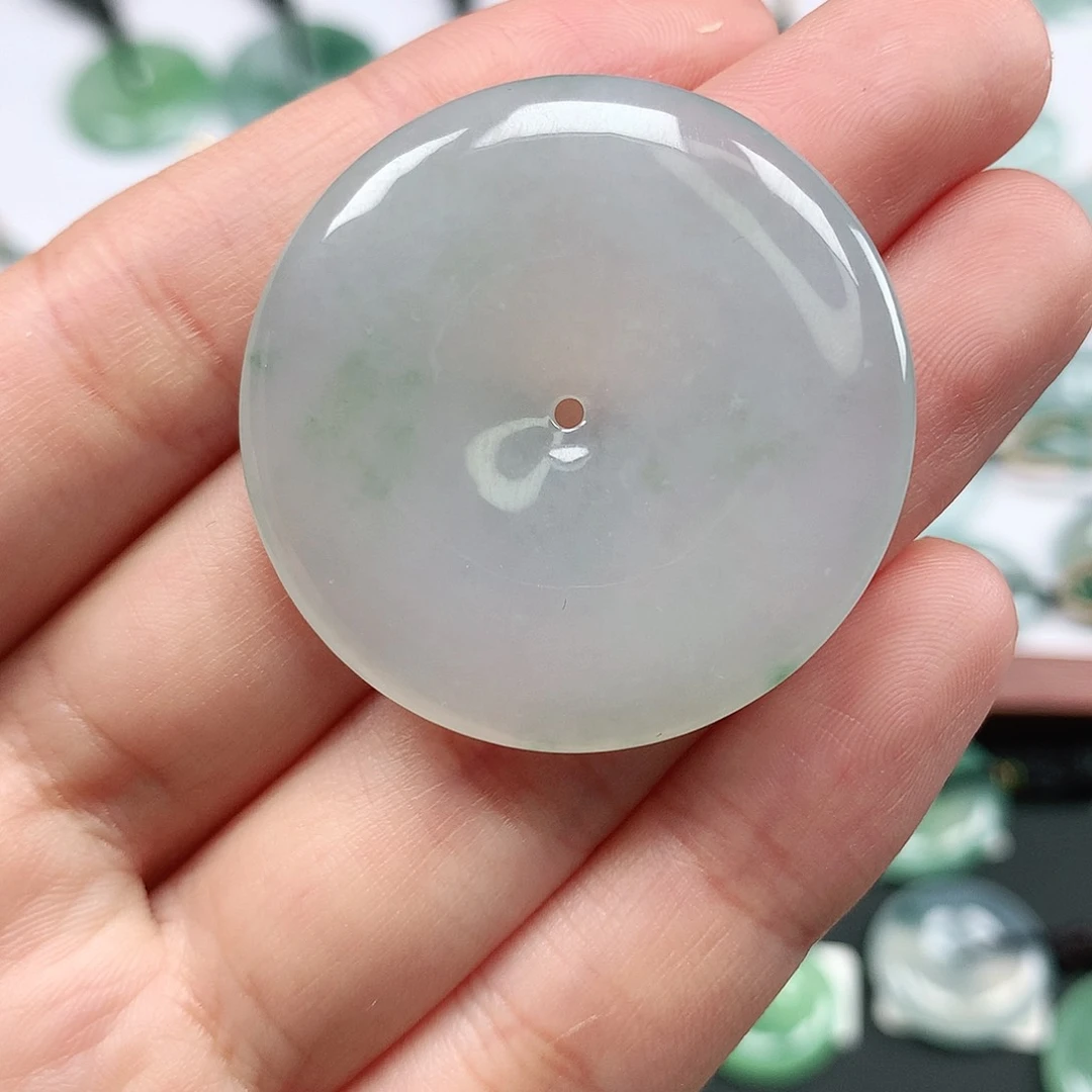 翡翠颈饰未镶嵌平安