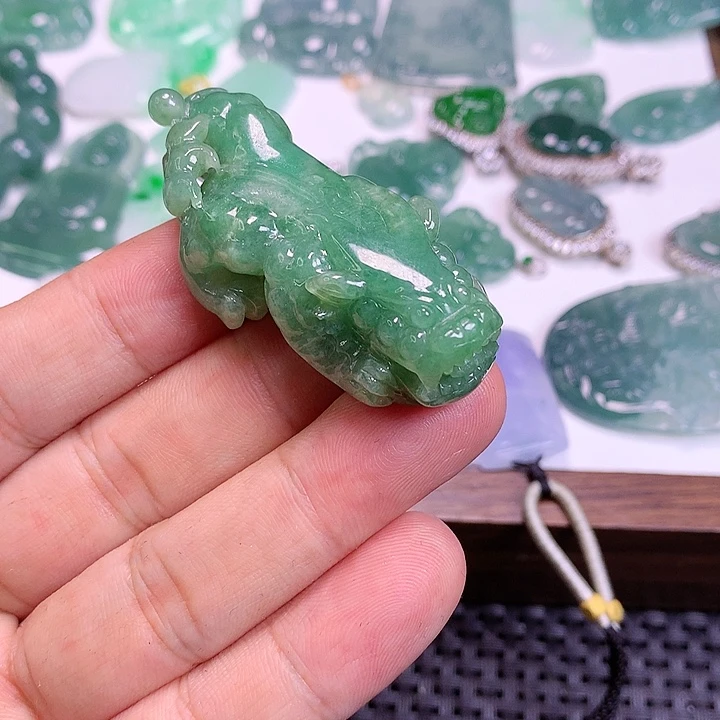 颈饰未镶嵌翡翠翡翠