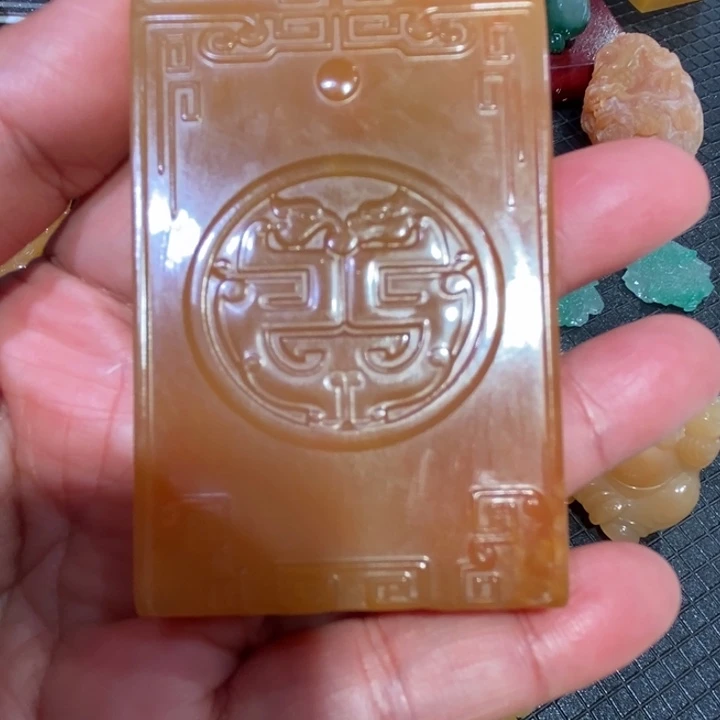 石英质玉（黄龙玉）未镶嵌挂件