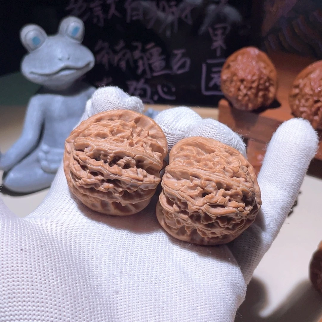 文玩核桃把件三角白2575,4139