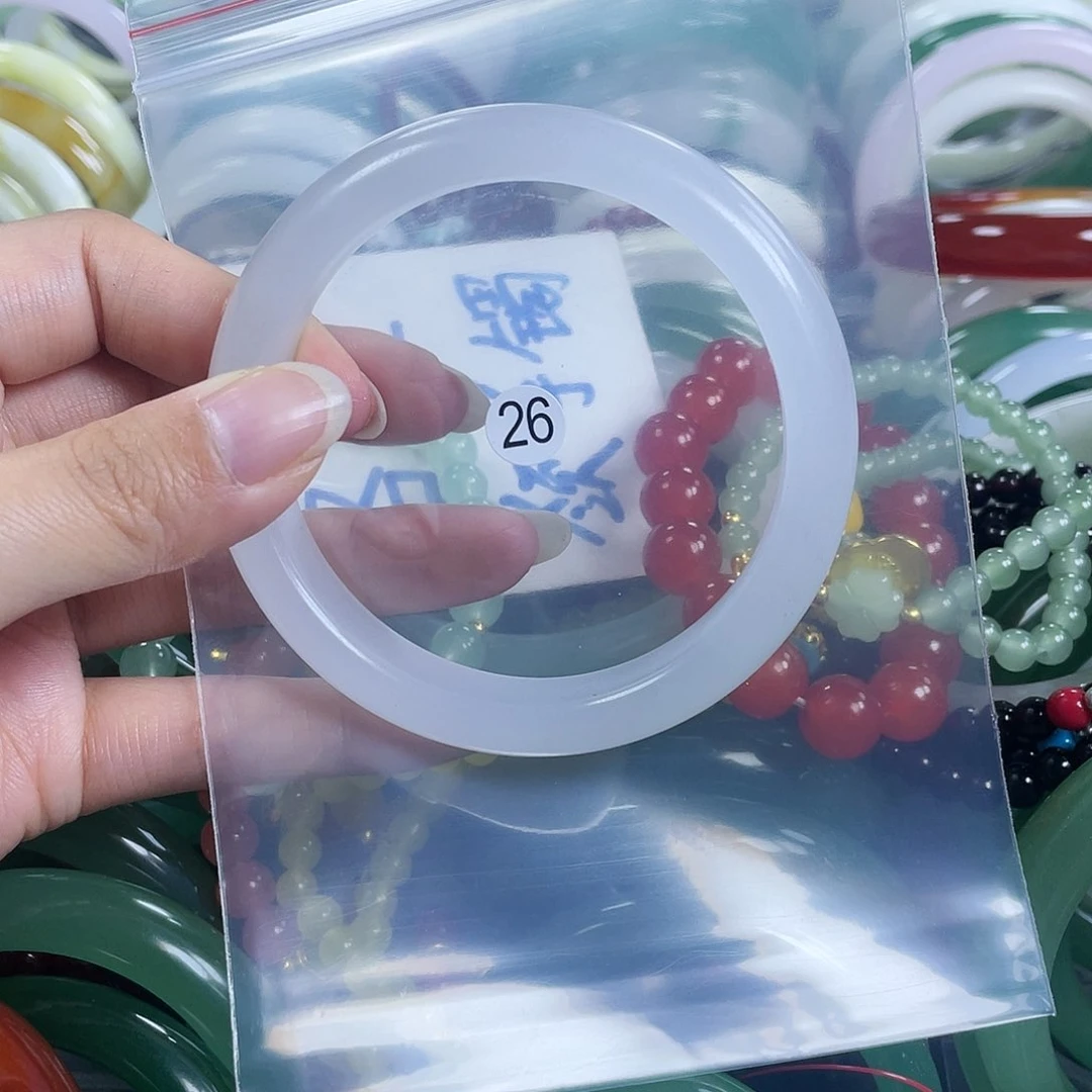 【闪购商品】石英质玉手镯未镶嵌62