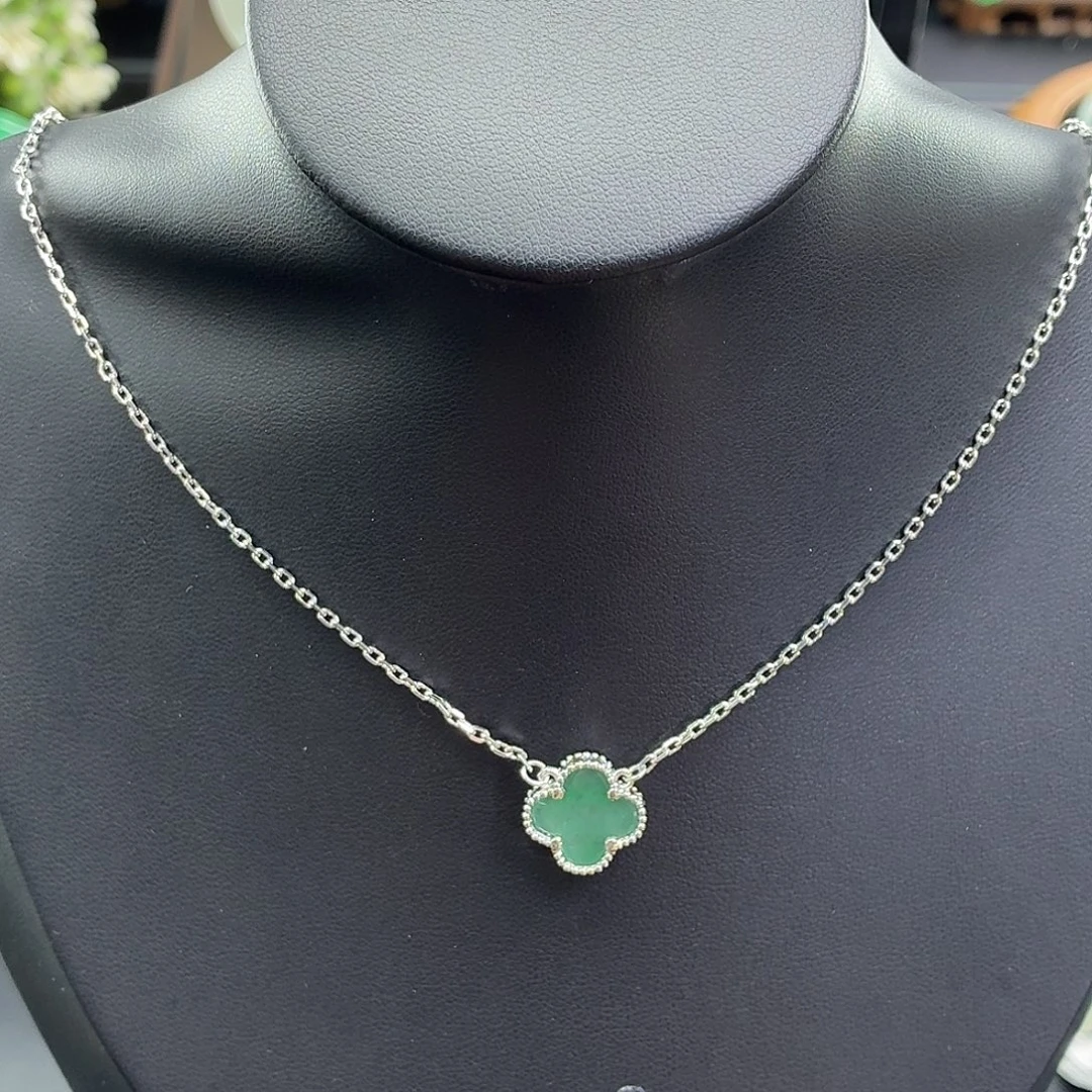 石英质玉合金颈饰