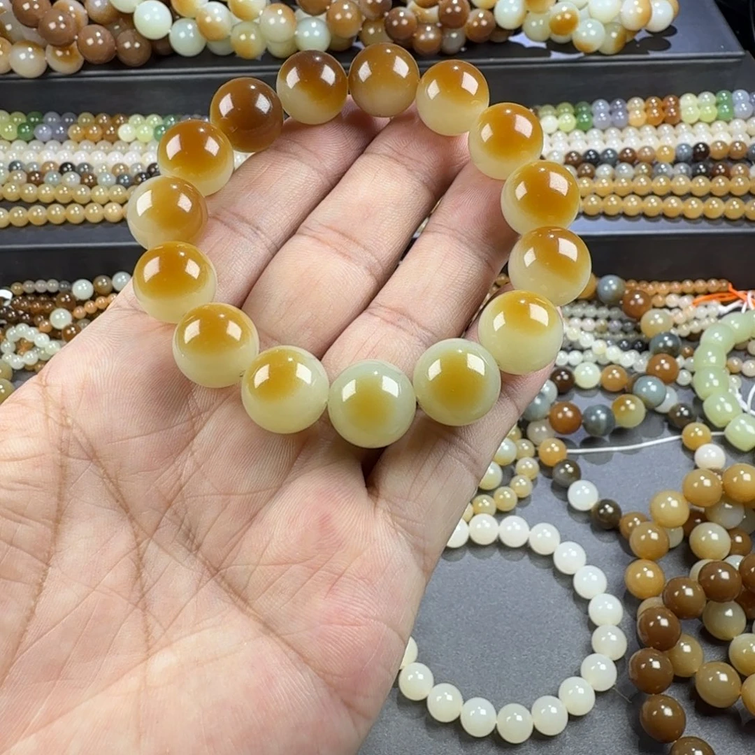 ****猫未镶嵌手链和田玉