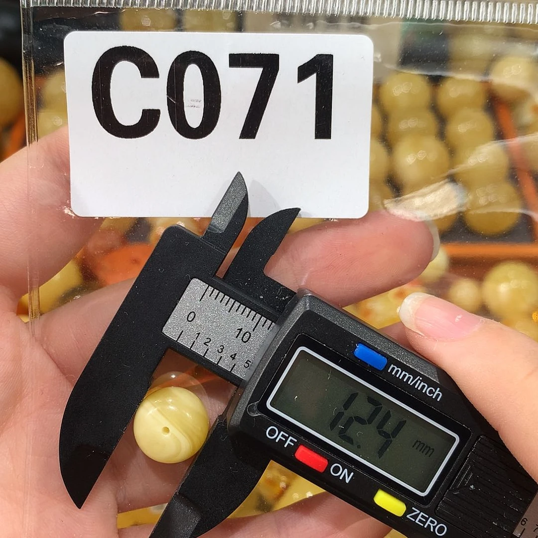 未镶嵌琥珀珠宝奇石