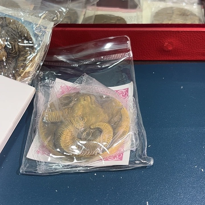 用***5其他普通金属动物系列全套人行盒一套