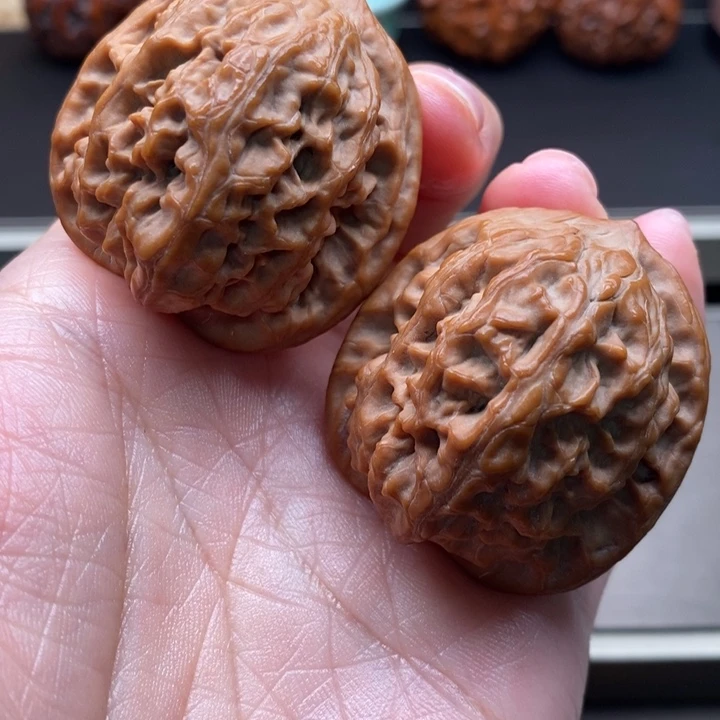 文玩核桃吊坠龙筋