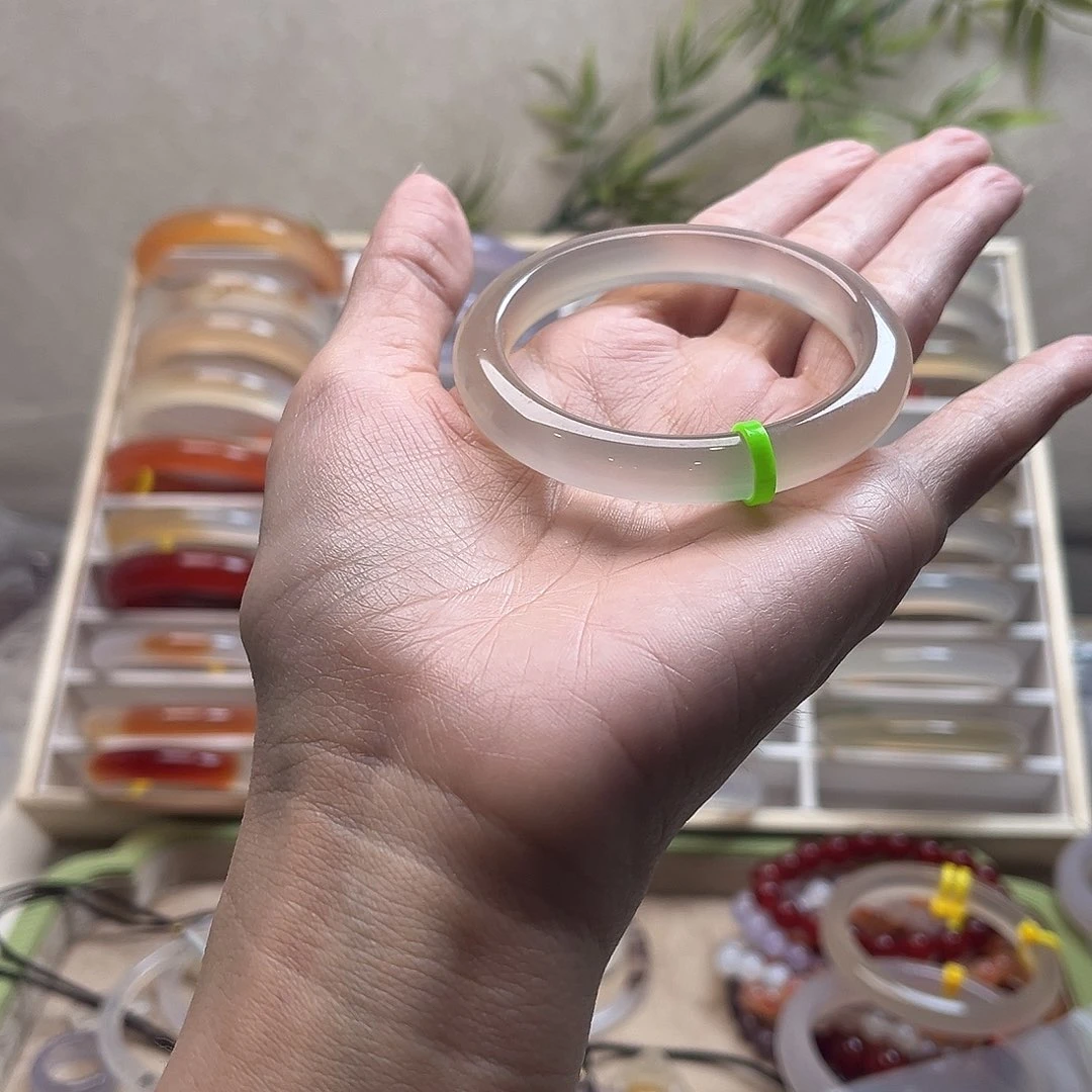 取***3玛瑙/玉髓未镶嵌手镯