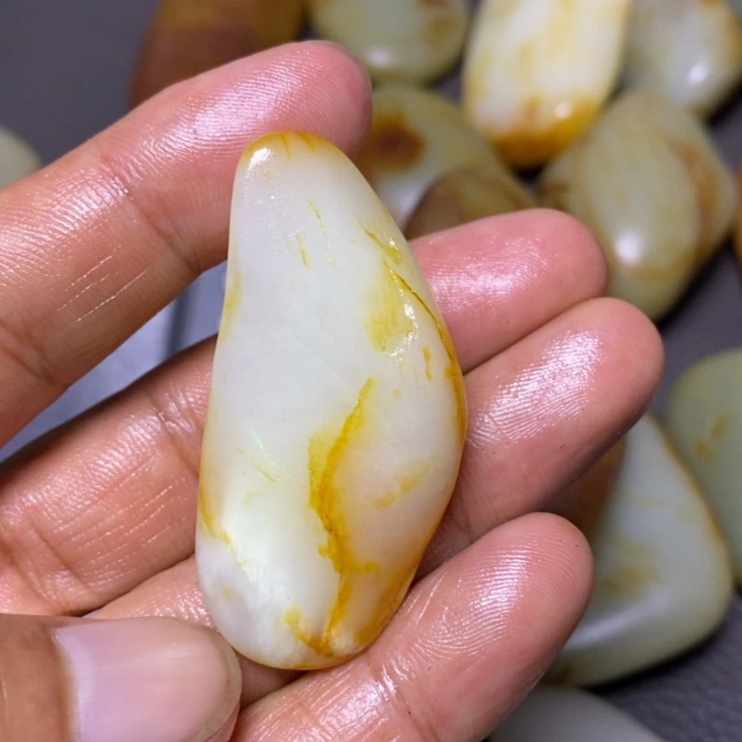 未镶嵌和田玉（糖玉）挂件