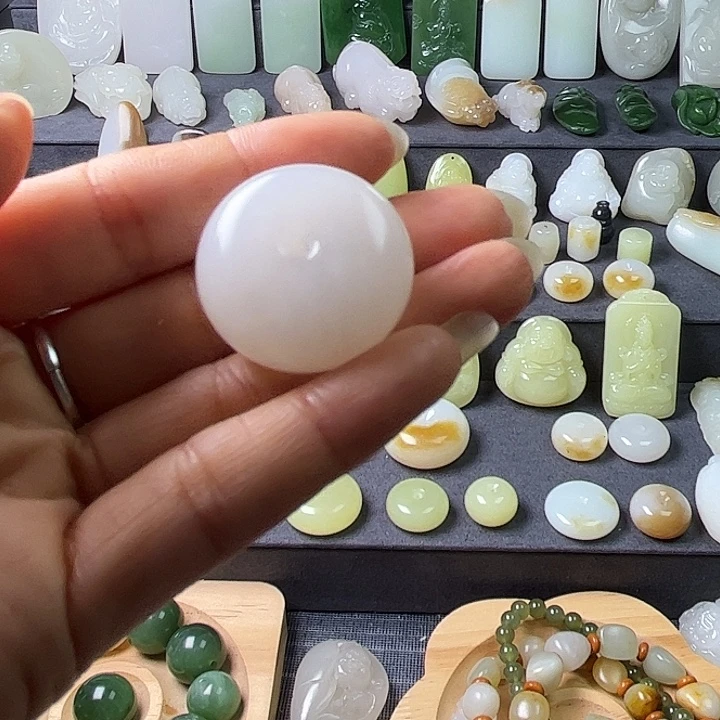 璐***璐和田玉（白玉）未镶嵌颈饰