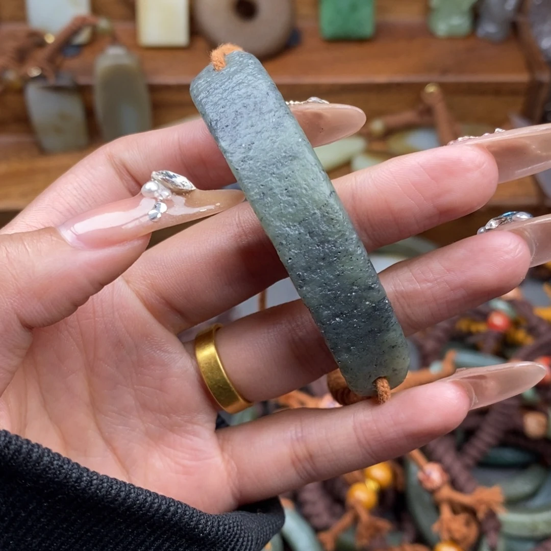 和田玉颈饰未镶嵌一****猫