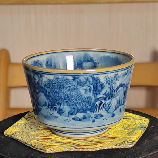 全手工青花山水内外满绘马蹄杯