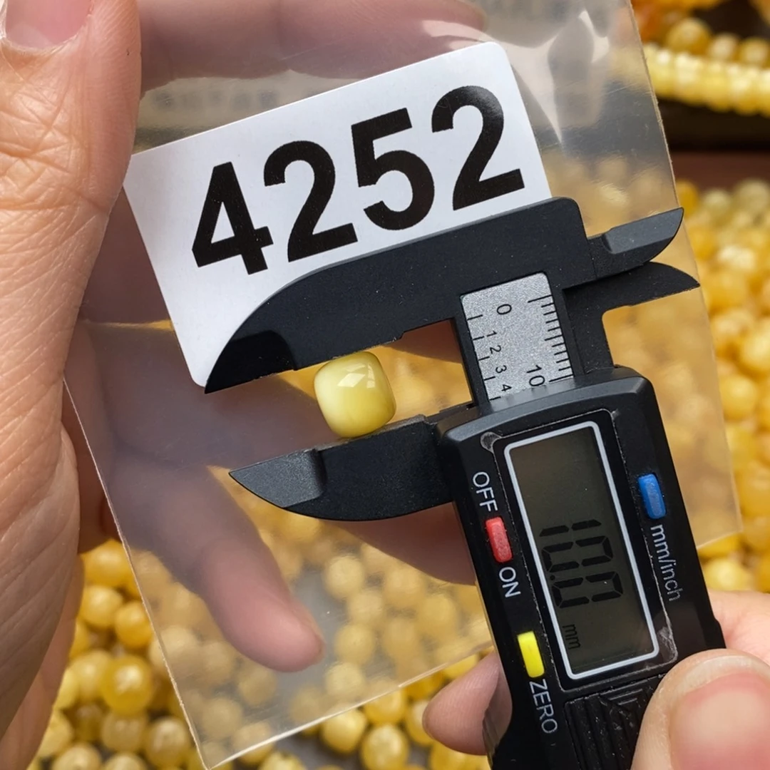 蜜蜡珠宝奇石未镶嵌