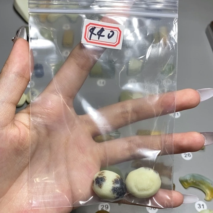 蛇纹石玉颈饰未镶嵌夏*棉