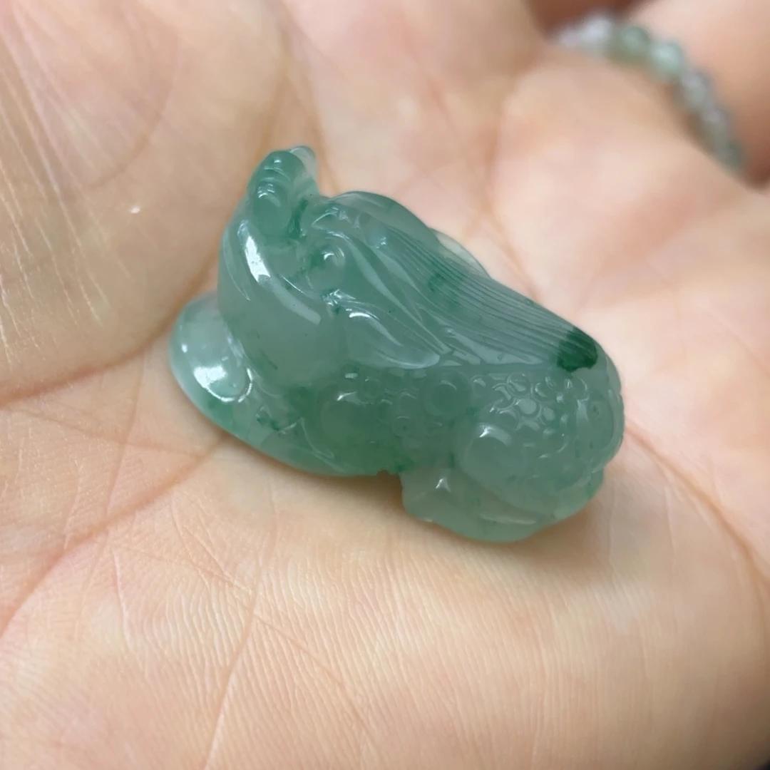 石英质玉（非洲翠）未镶嵌戒指  珠子  手镯手工雕刻貔貅吊坠