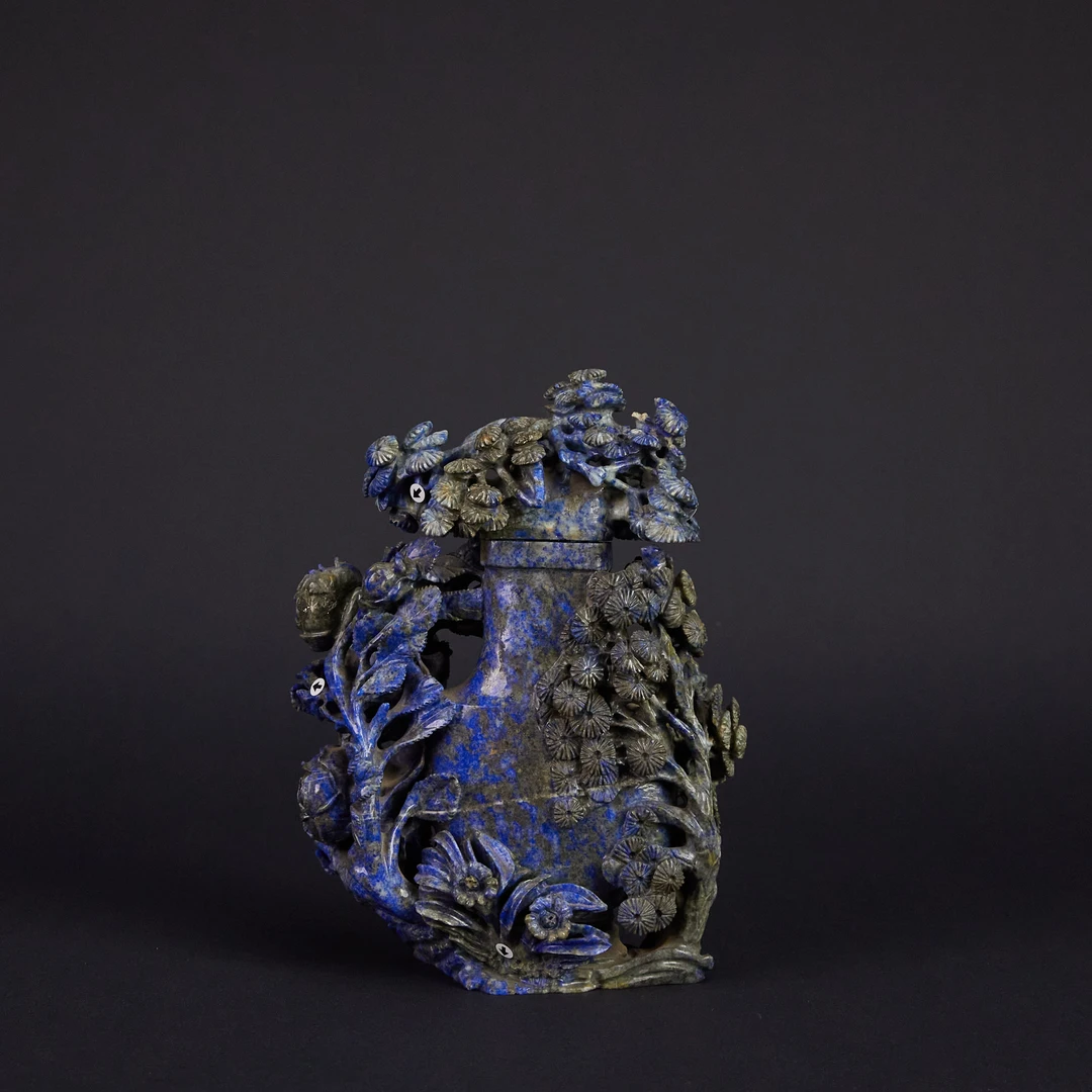 LOT 121309 20世纪 青金石雕松柏盖瓶