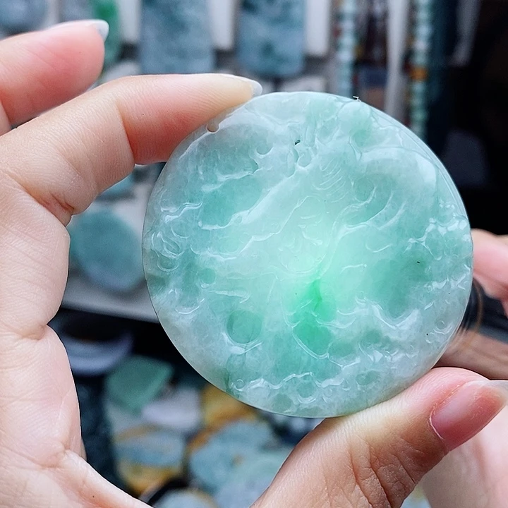 翡翠未镶嵌颈饰翡翠