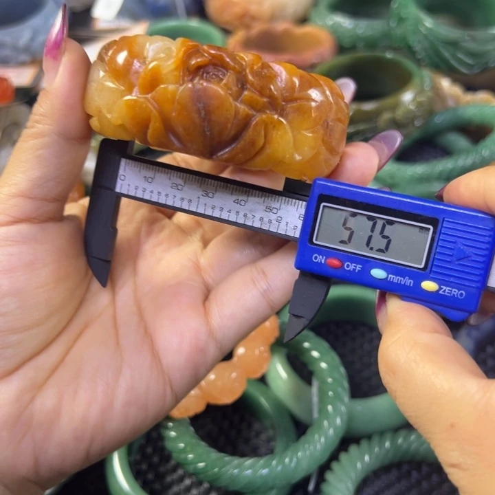 石英质玉未镶嵌手镯
