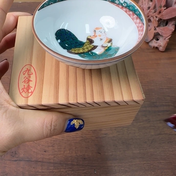 一个陶瓷物件哈哈哈哈