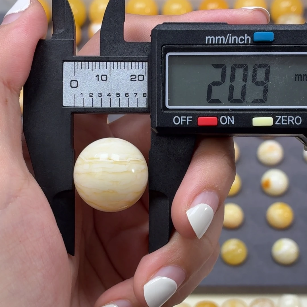 琥珀未镶嵌裸石焦皮白蜡虎皮纹20.9mm