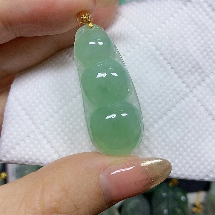 翡翠18K金镶嵌颈饰挂件