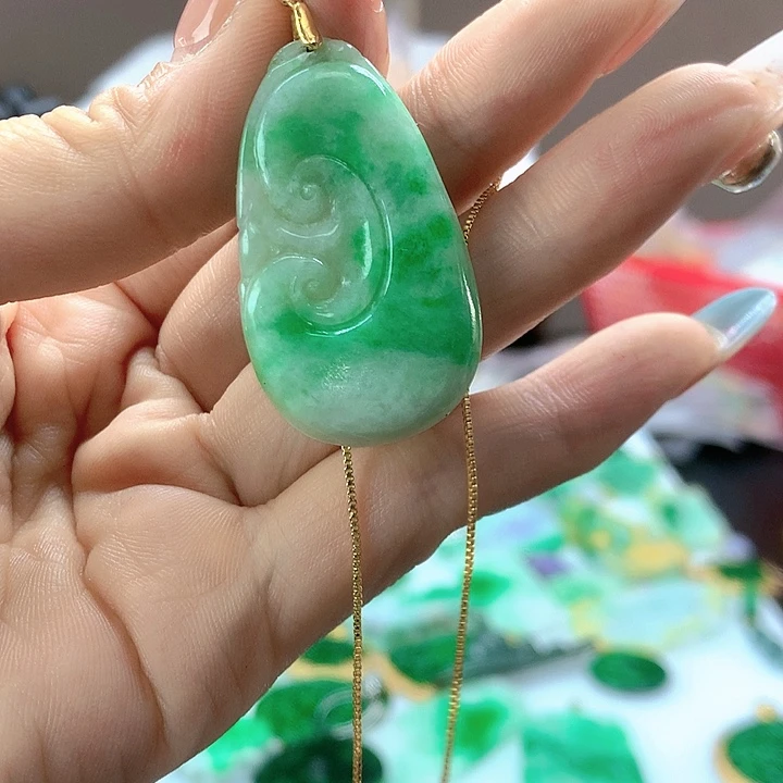 翡翠未镶嵌颈饰翡翠