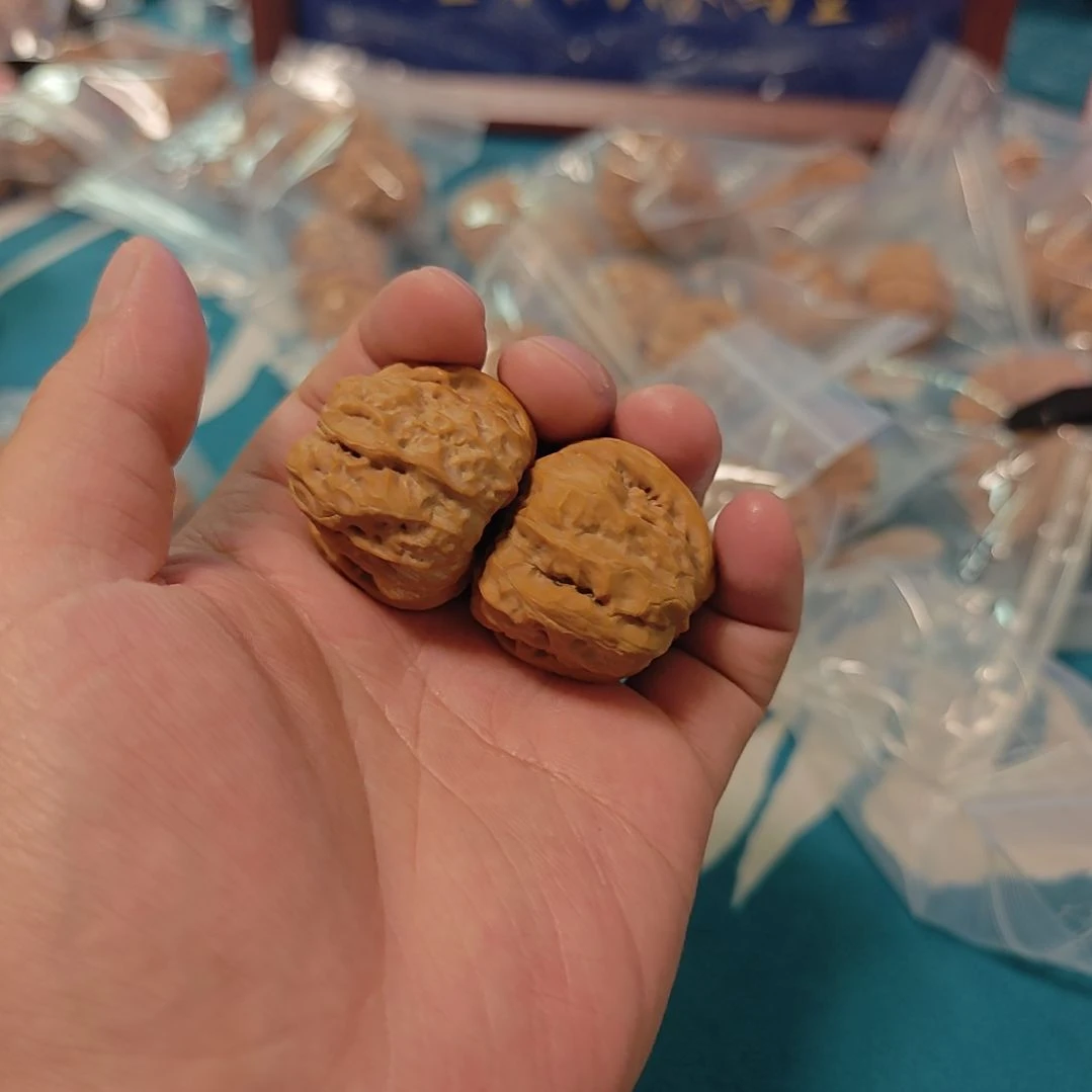 ʜ*文玩核桃蛤蟆头小手念