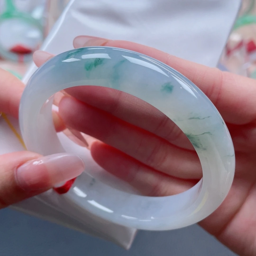 未镶嵌手镯翡翠59.3牛奶底滋润感飘绿 优雅 5号