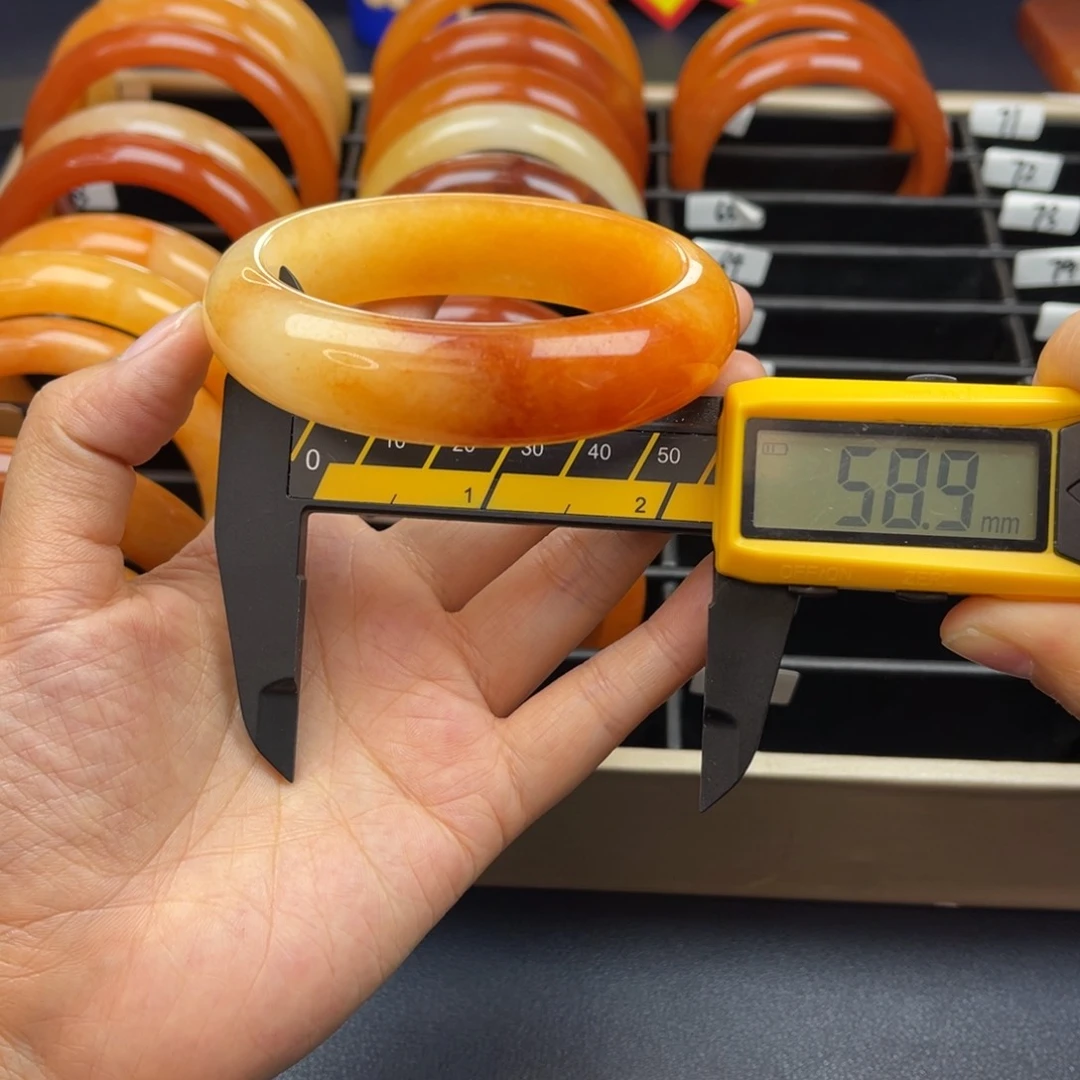 未镶嵌石英质玉（黄龙玉）手镯茄山老油料买三送一63