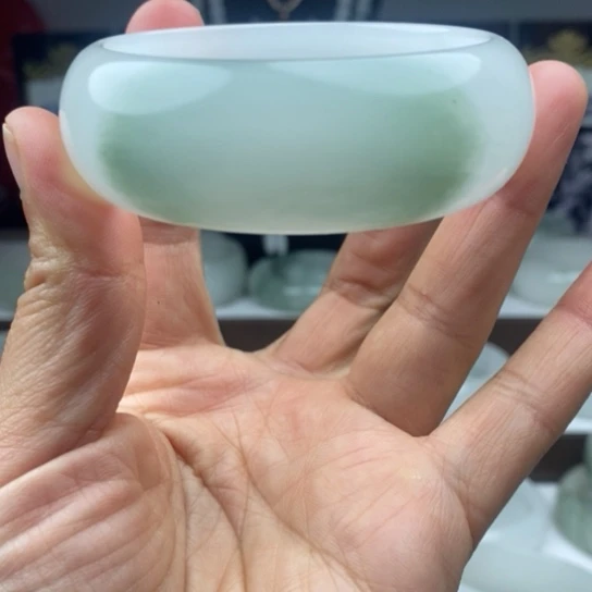 石英质玉（金丝玉）手镯未镶嵌