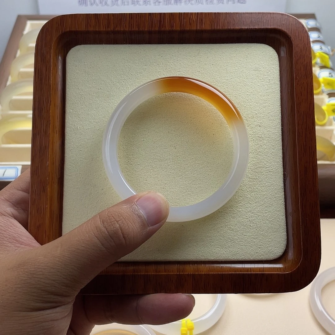 玛瑙/玉髓手镯未镶嵌