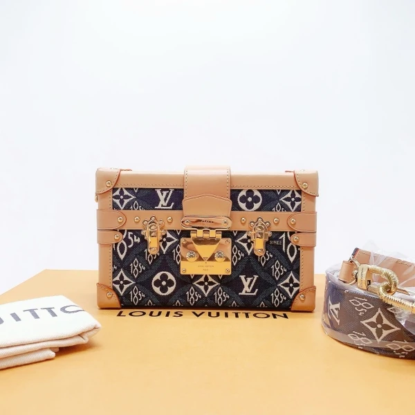 95新/路易威登/包包/市场价43500/250211CZ0024