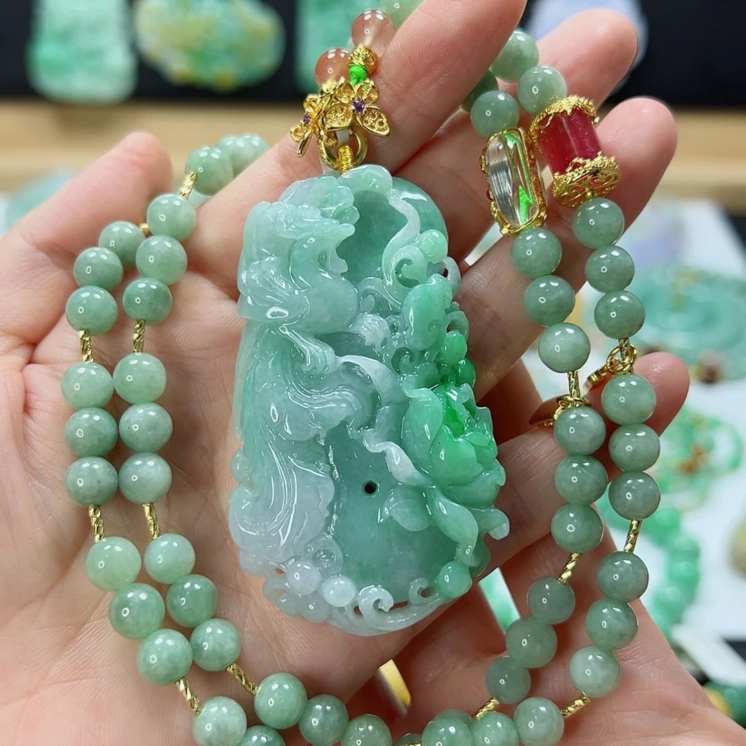 颈饰未镶嵌翡翠吊坠