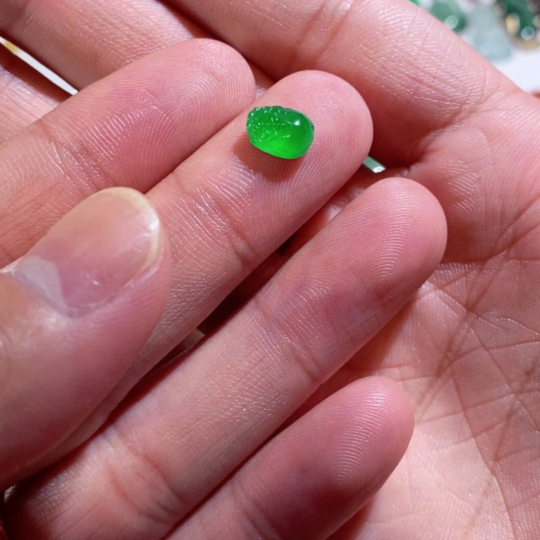 翡翠未镶嵌颈饰缅甸天然翡翠貔貅