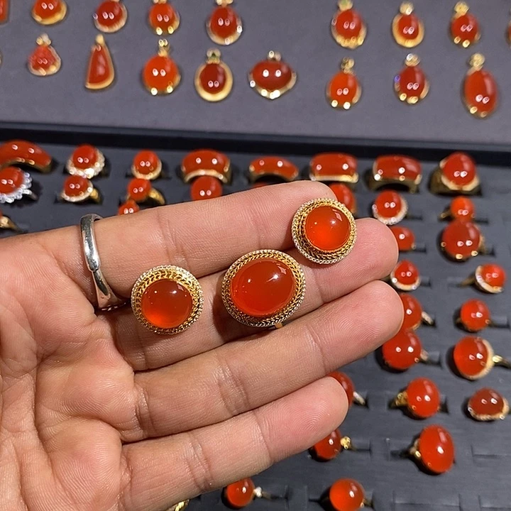 南红玛瑙戒指18K金镶嵌