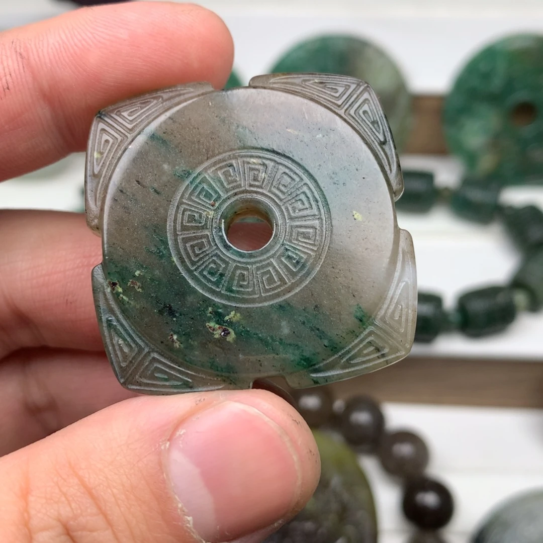 独山玉颈饰未镶嵌喝****肉