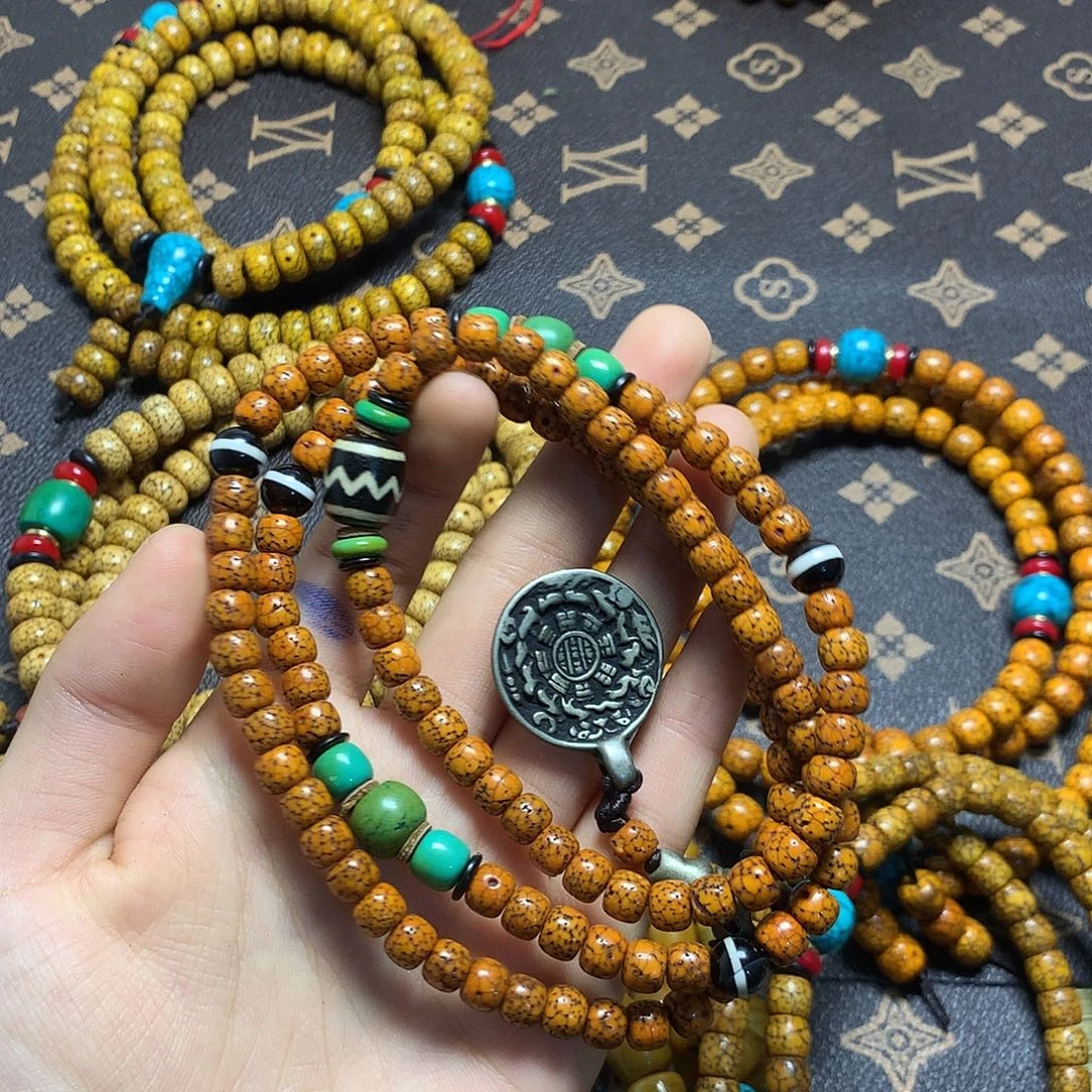 泥塑藏族人民在此