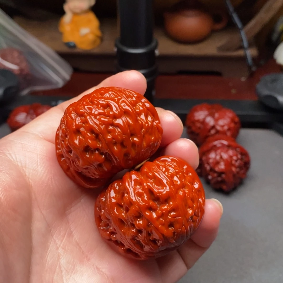 文玩核桃吊坠42白狮子修尖